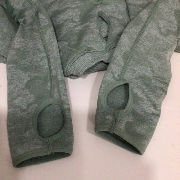 Gymshark Women's Camo Seamless Long Sleeve Crop Top Sage Green XS - Picture 6 of 7